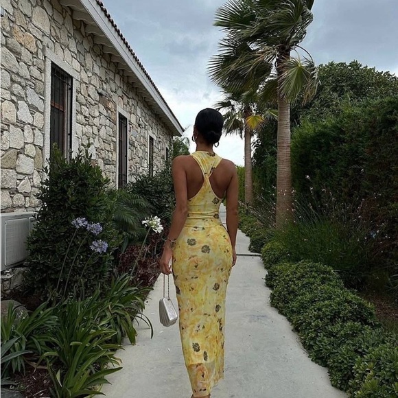 ZARA | Yellow Floral Meshed Lines Open Twist Back Dress - Picture 13 of 15